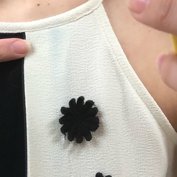 Sugar Lips Ivory & Black Flower Applique Peplum Tank Top Blouse - Picture 5 of 7